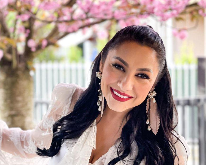 Ipostaze rare cu Andra in costum de baie 10