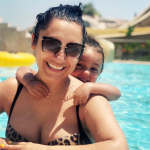 Ipostaze rare cu Andra in costum de baie 13