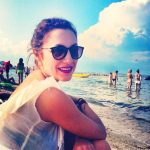 Ipostaze rare cu Andra in costum de baie 25