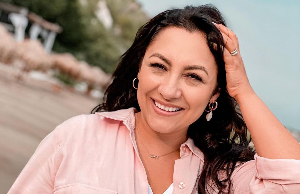 Ipostaze rare cu Andra in costum de baie 26