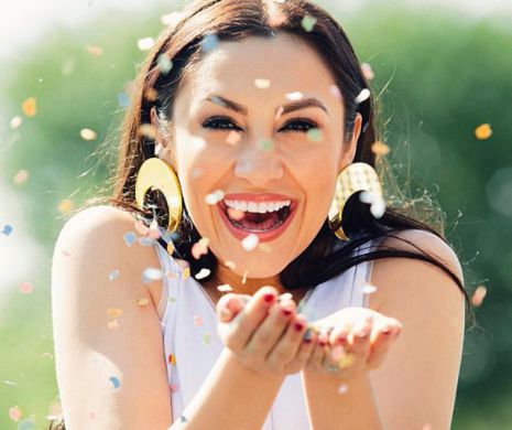 Ipostaze rare cu Andra in costum de baie 27