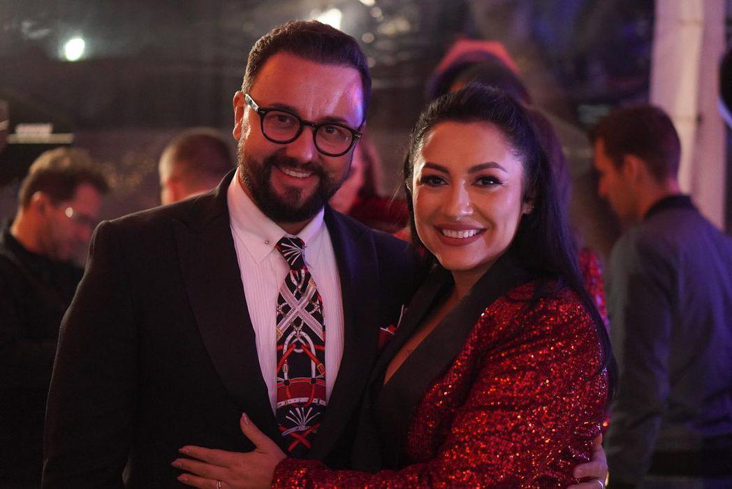 Ipostaze rare cu Andra in costum de baie 4