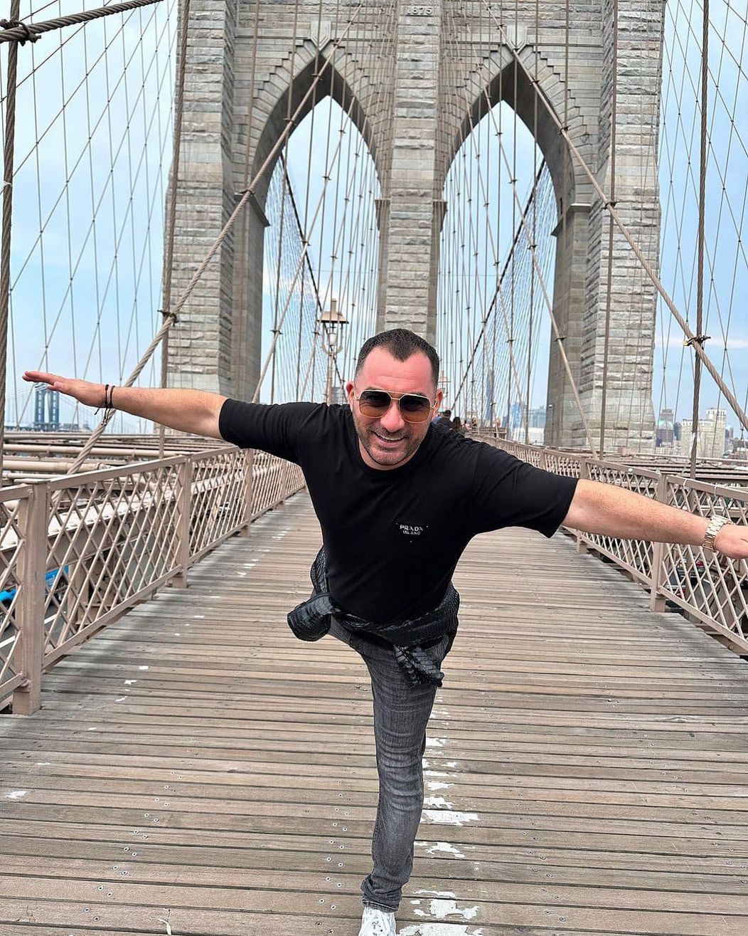 Iubita lui Pescobar este superba 15