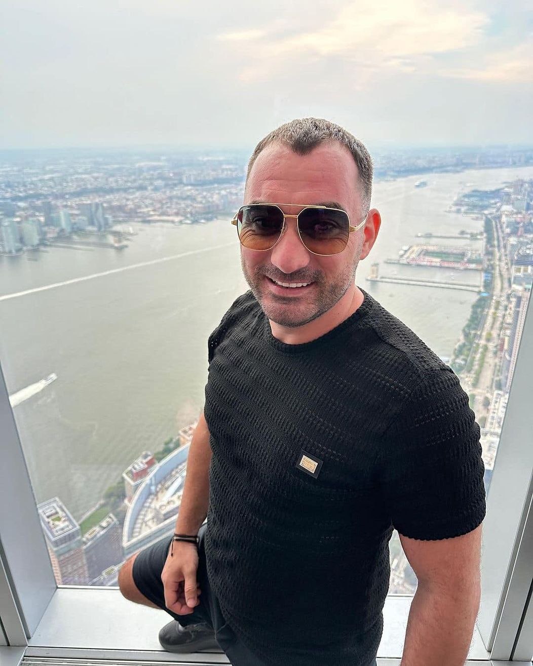 Iubita lui Pescobar este superba 17