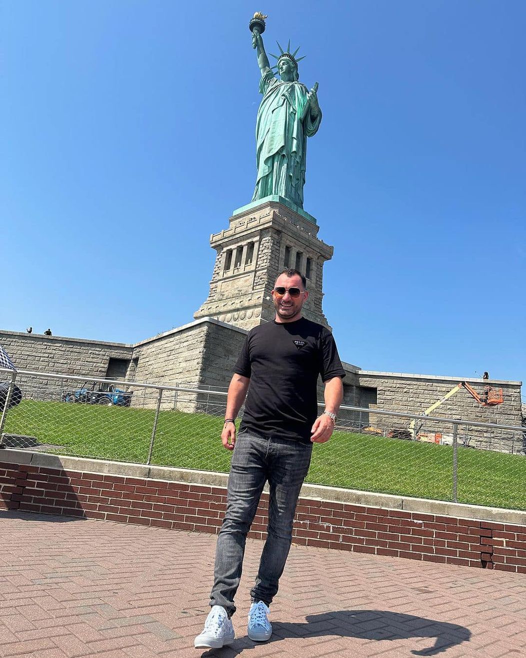 Iubita lui Pescobar este superba 20