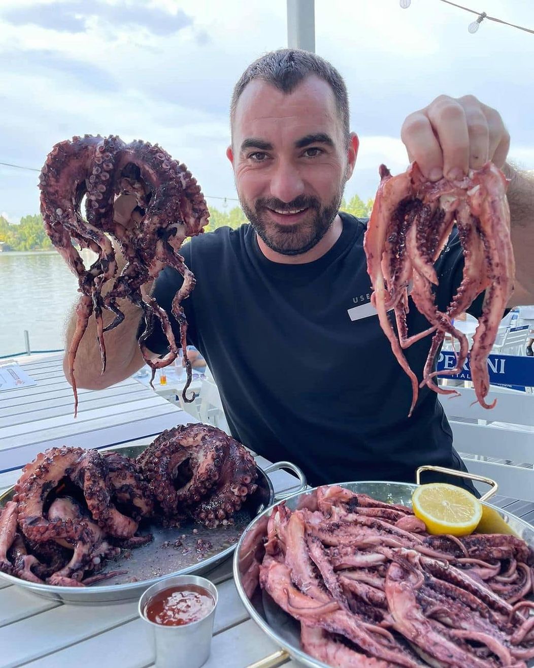 Iubita lui Pescobar este superba 21