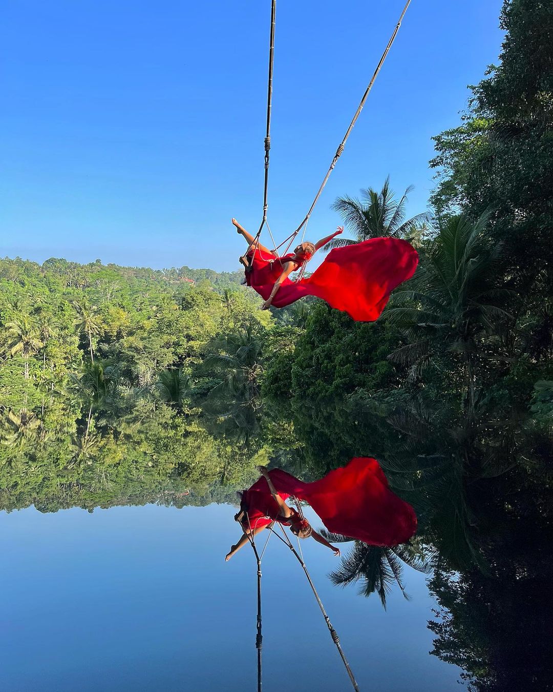 Iubita lui Pescobar este superba 24