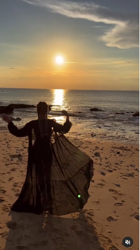 Iubita lui Pescobar este superba 25