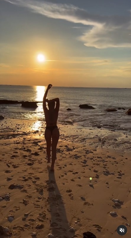 Iubita lui Pescobar este superba 28