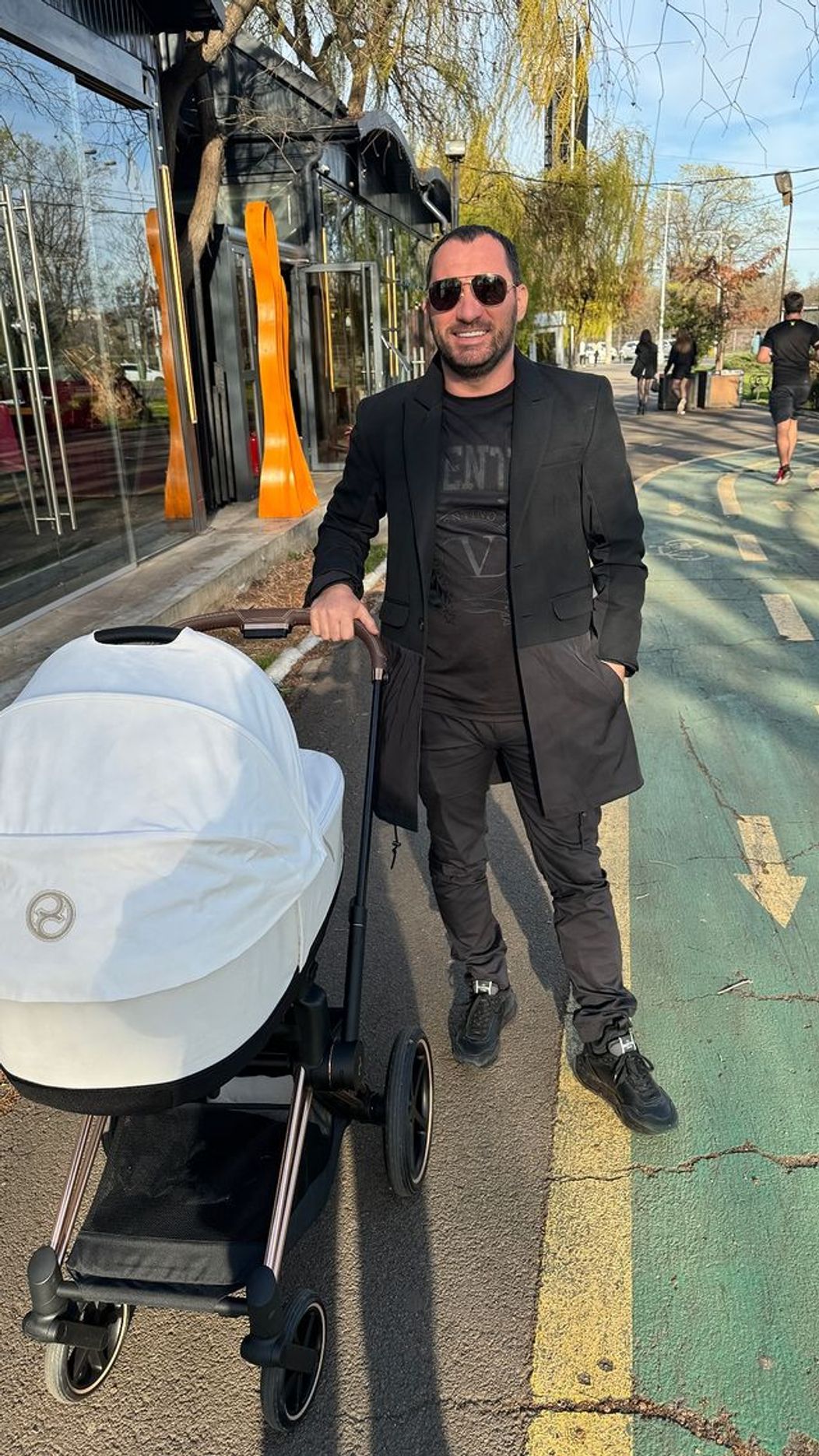 Iubita lui Pescobar este superba 6