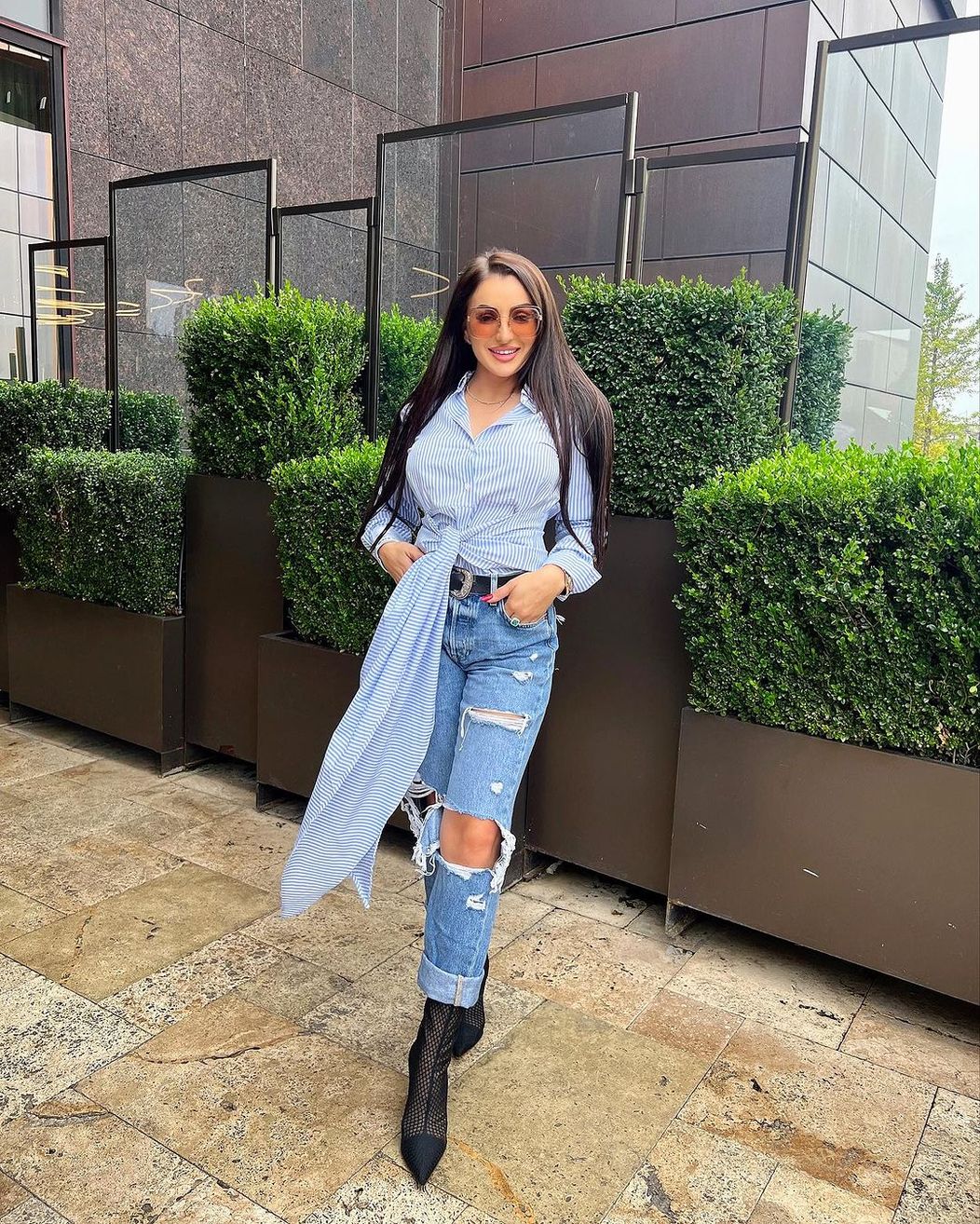 Larisa Popa, din ce in ce mai indrăzneata dupa plecarea de la Pescobar 23