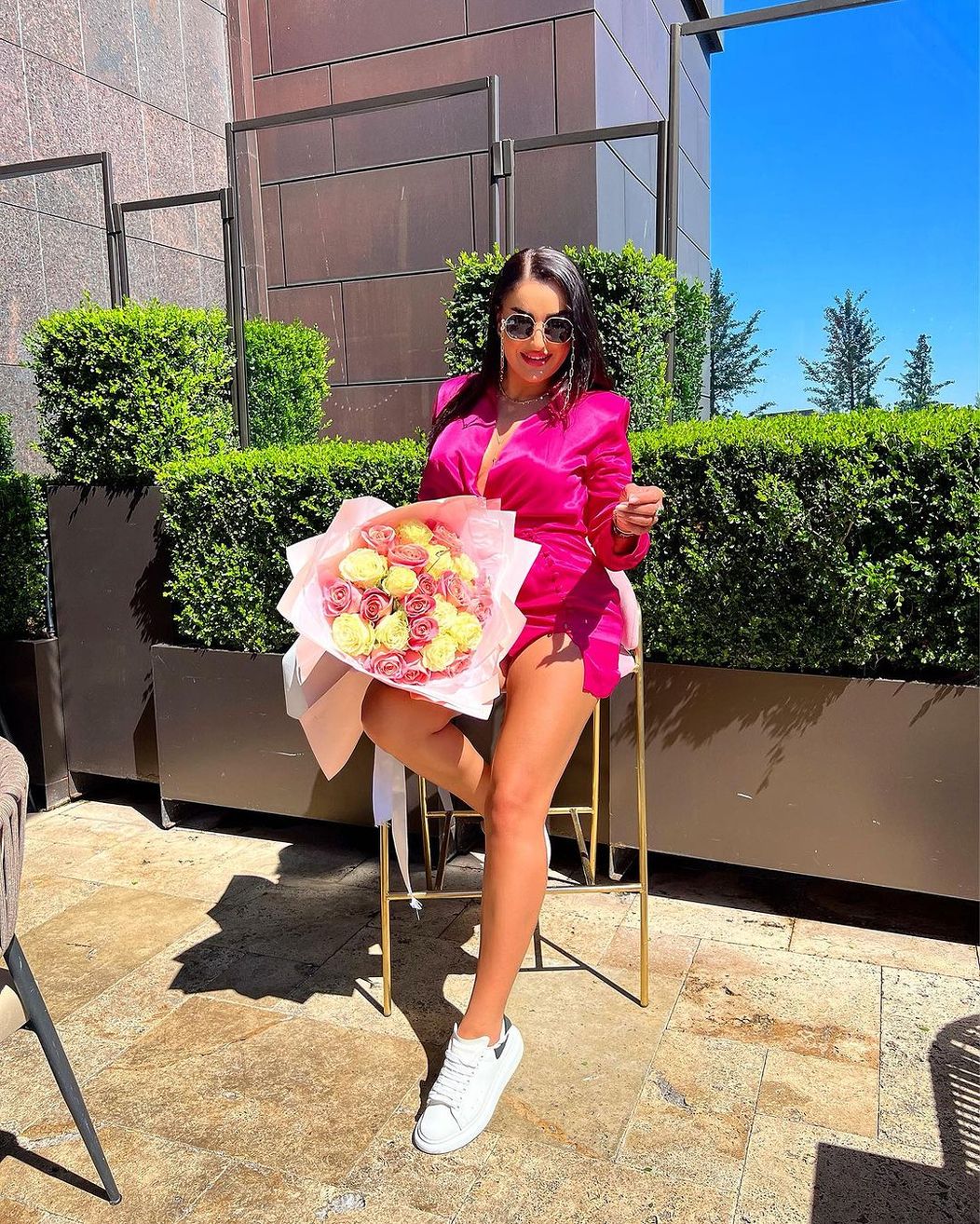 Larisa Popa, din ce in ce mai indrăzneata dupa plecarea de la Pescobar 26