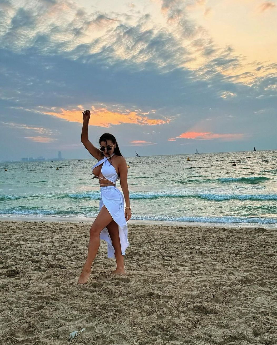 Larisa Popa, din ce in ce mai indrăzneata dupa plecarea de la Pescobar 3