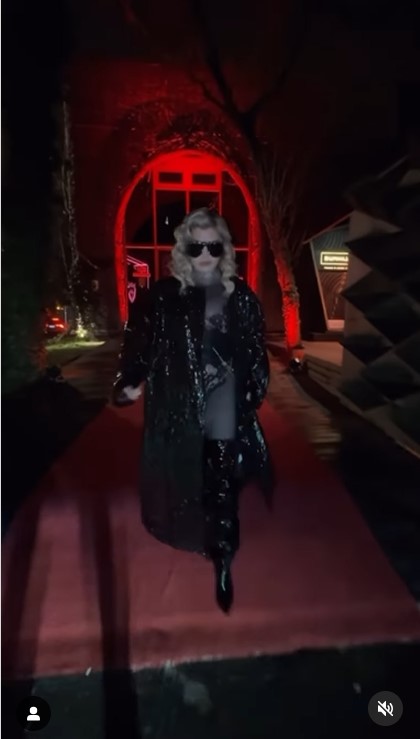 Loredana Groza, aparitie provocatoare la 53 de ani 7