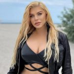 Loredana Groza, aparitie provocatoare la 53 de ani. In ce tinuta indrazneata a coborat din masina, i-a pus pe toti pe jar Wow