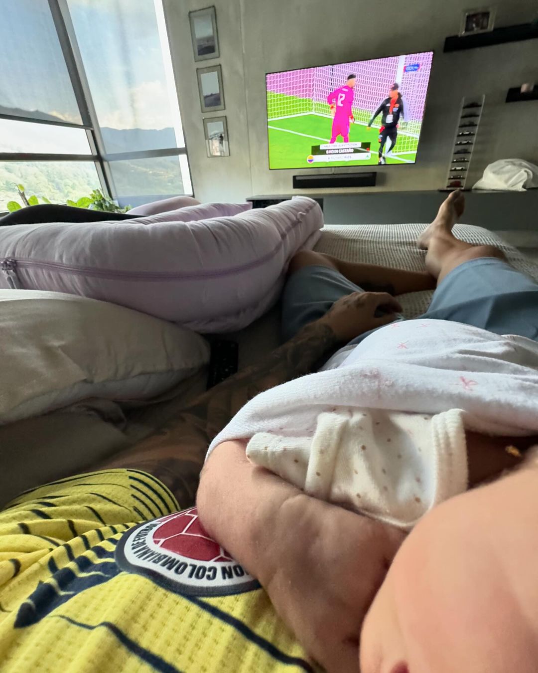 Maluma a postat primele pozele cu fiica lui 6