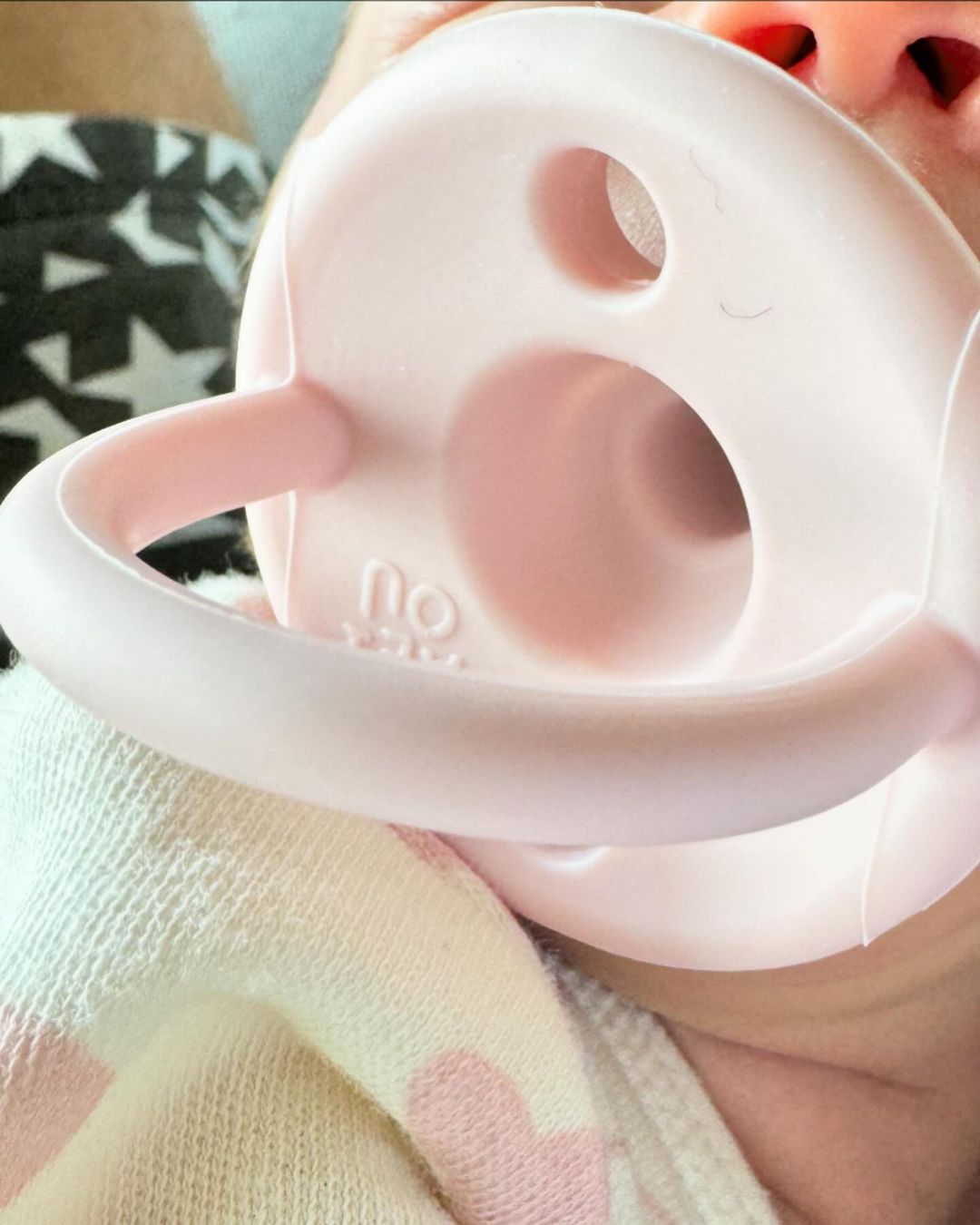 Maluma a postat primele pozele cu fiica lui 8