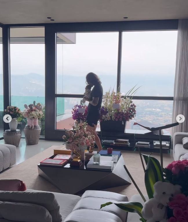 Maluma a postat primele pozele cu fiica lui 9