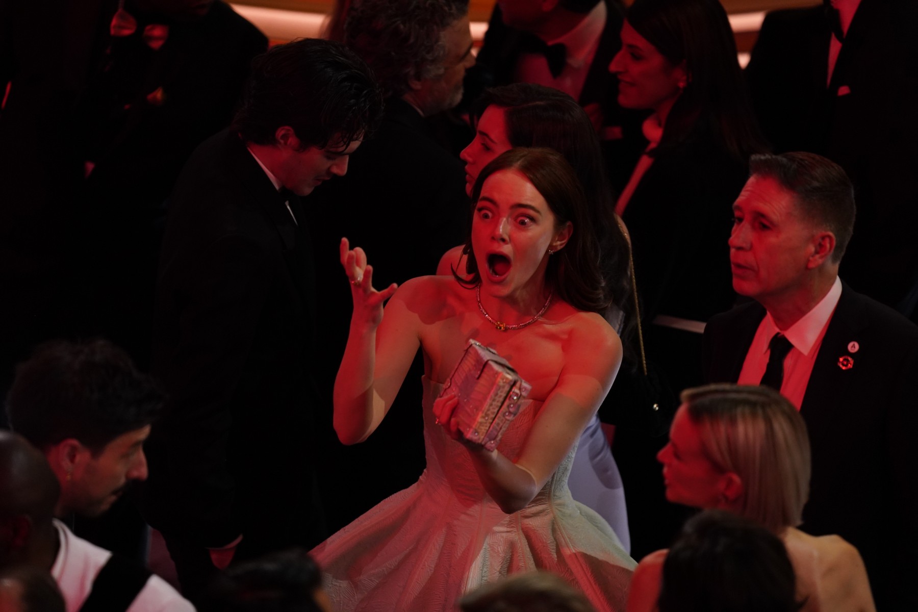 Momentul stanjenitor trait de Emma Stone, castigatoarea Oscar 2024 pentru cea mai buna actrita 2