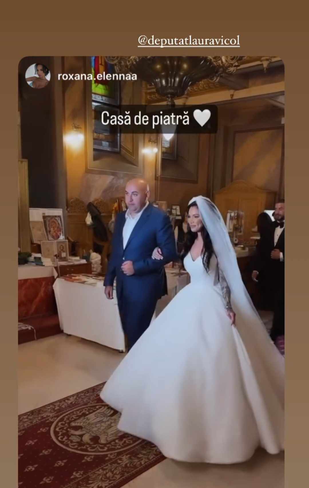 Roxana Vancea si Dragos Paiu s-au casatorit religios 11