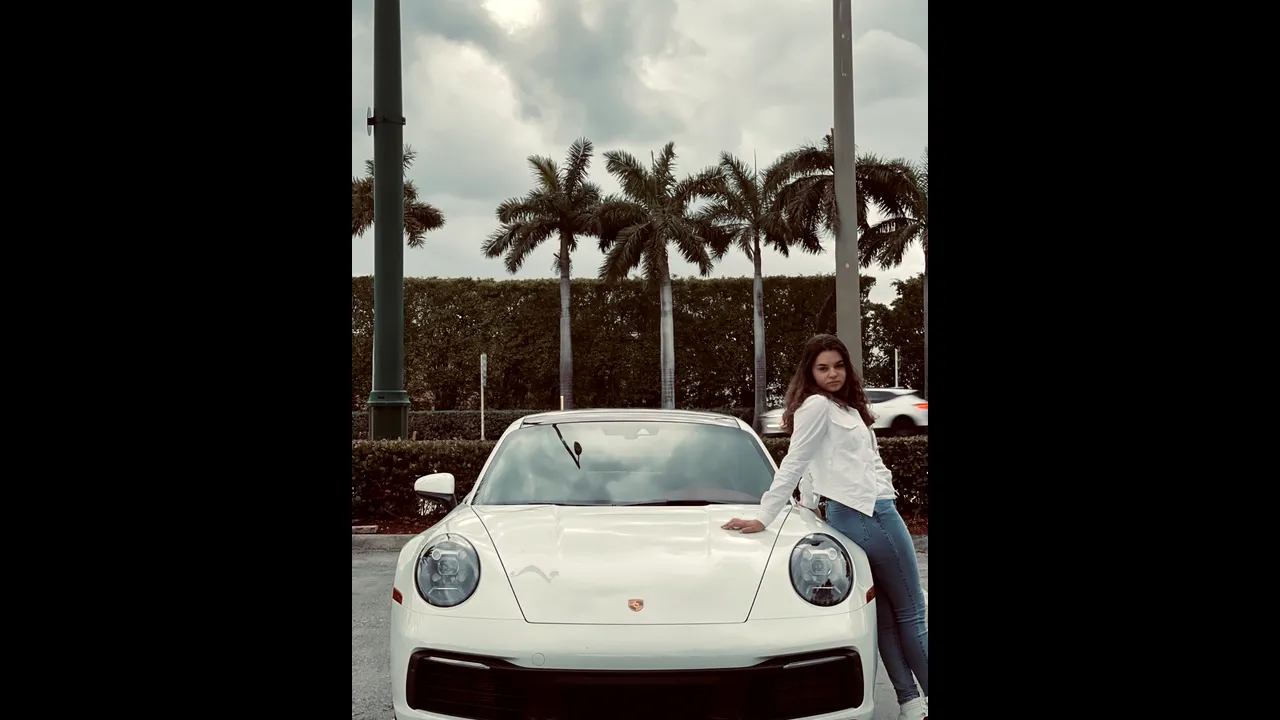 Tinuta in care a aparut fata lui Cristi Borcea pe plaja, in SUA 3