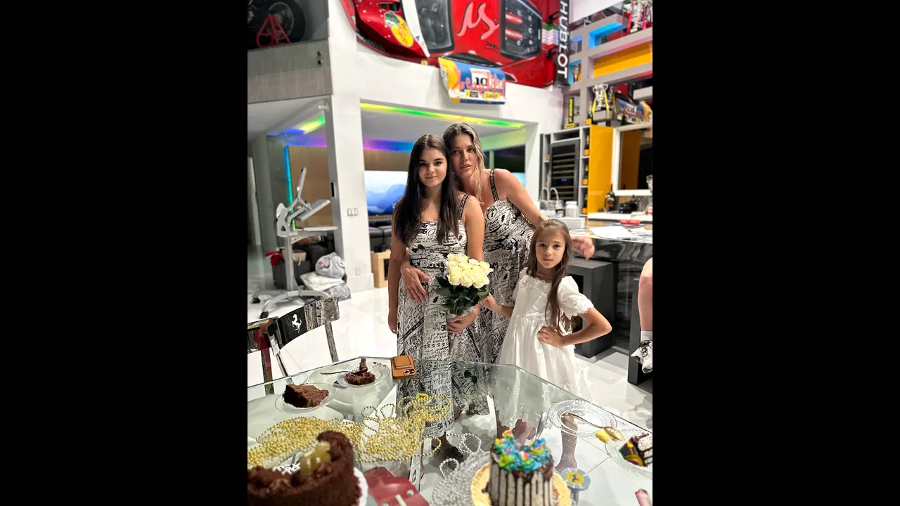 Tinuta in care a aparut fata lui Cristi Borcea pe plaja, in SUA 5