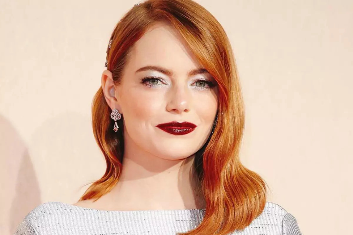 Trucul cu bicarbonat de sodiu care o ajuta pe Emma Stone sa aiba un ten fara cusur la 35 de ani 3