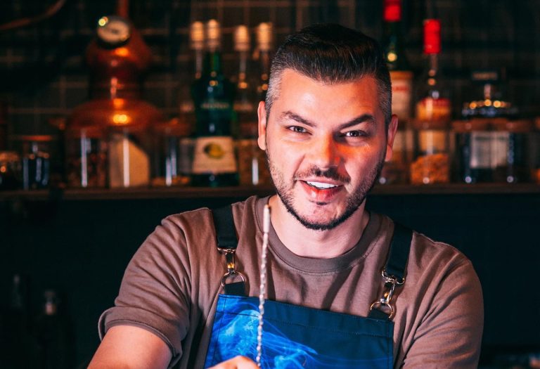 Valentin Luca, finalistul de la Românii au Talent, prezent la petrecerea celui mai bogat om din India. Ce a dezvăluit despre invitații Mark Zuckerberg și Bill Gates