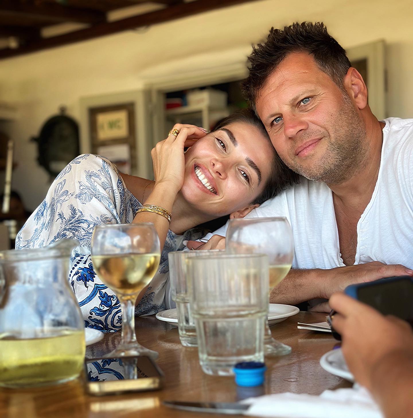 Alina Pușcaș și soțul ei, Mihai Stoenescu, fac de acum educație financiară cu copiii lor