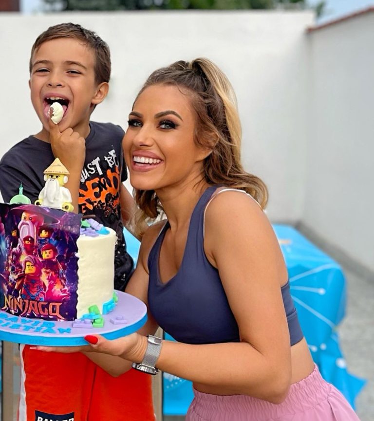 Amna recunoaște că și-ar spiona fiul pentru siguranța lui și a ei. ”Tata cum credeți că a făcut toată adolescența mea?” VIDEO EXCLUSIV