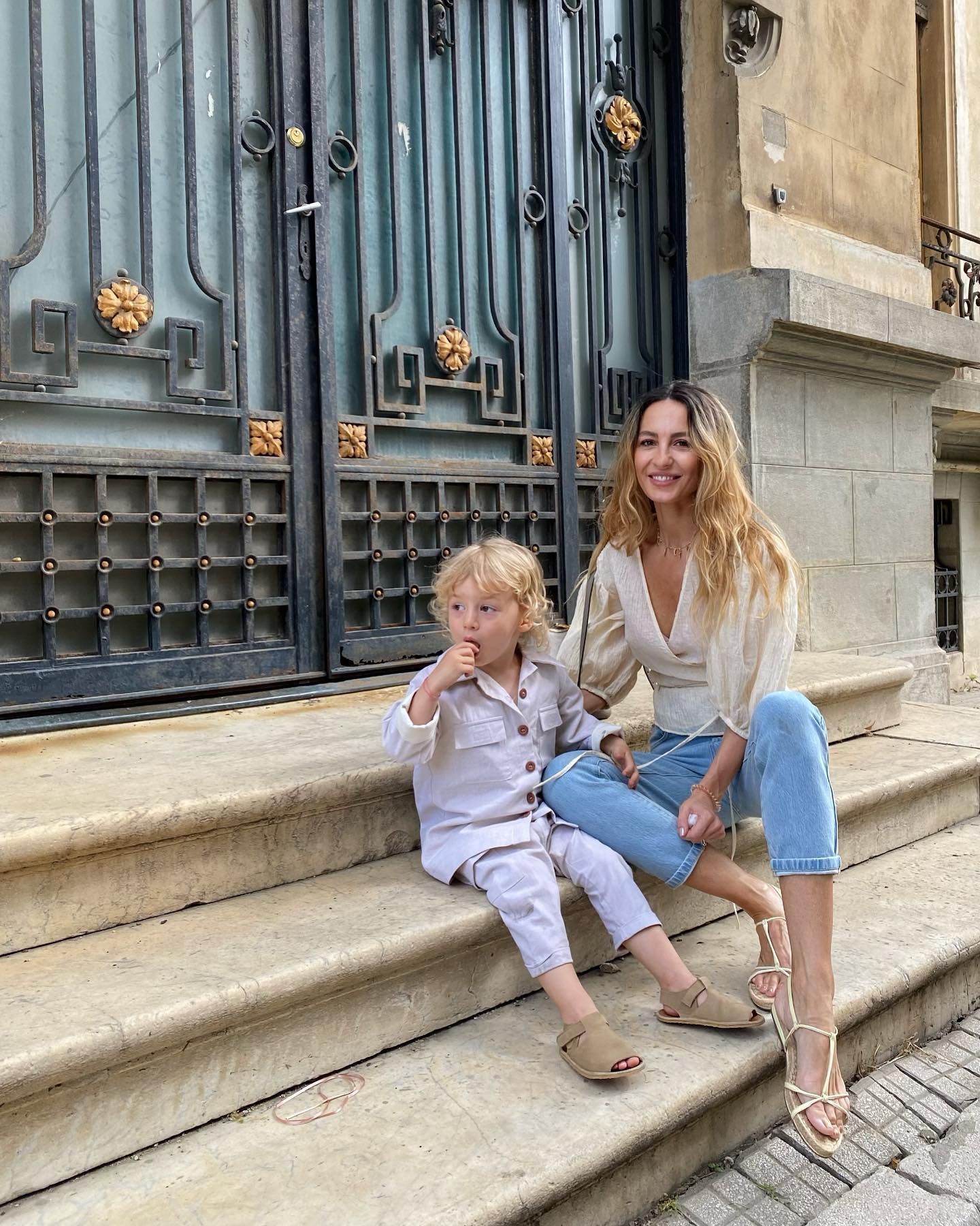 Copiii Flaviei Mihășan sunt de-a dreptul fascinați de repetițiile de la musicalul ”Chicago”