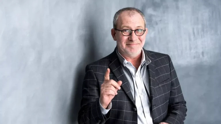 Florin Busuioc, sunat de apropiați pentru a verifica vremea: “În general mă sună de la filmări de la Las Fierbinți!” VIDEO EXCLUSIV