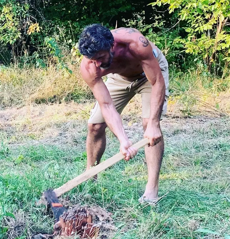 Acasa la Dana Nalbaru si Dragos Bucur 6