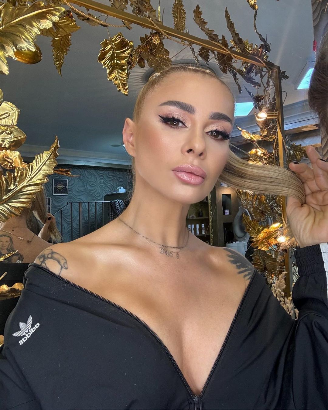 Anamaria Prodan, decolteu ametitor pe internet 1