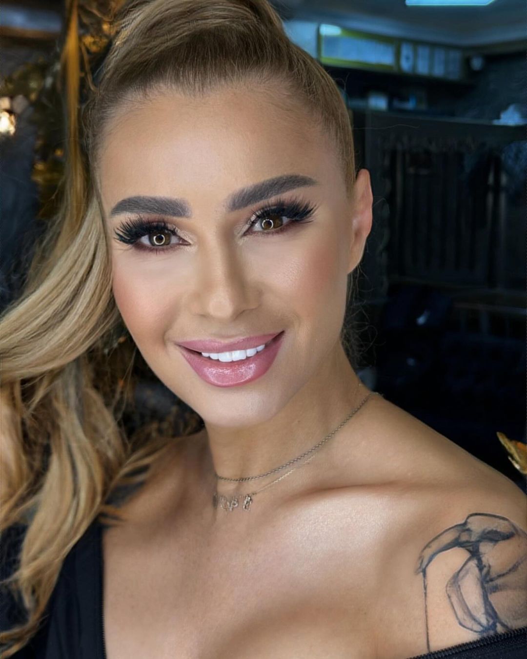 Anamaria Prodan, decolteu ametitor pe internet 2