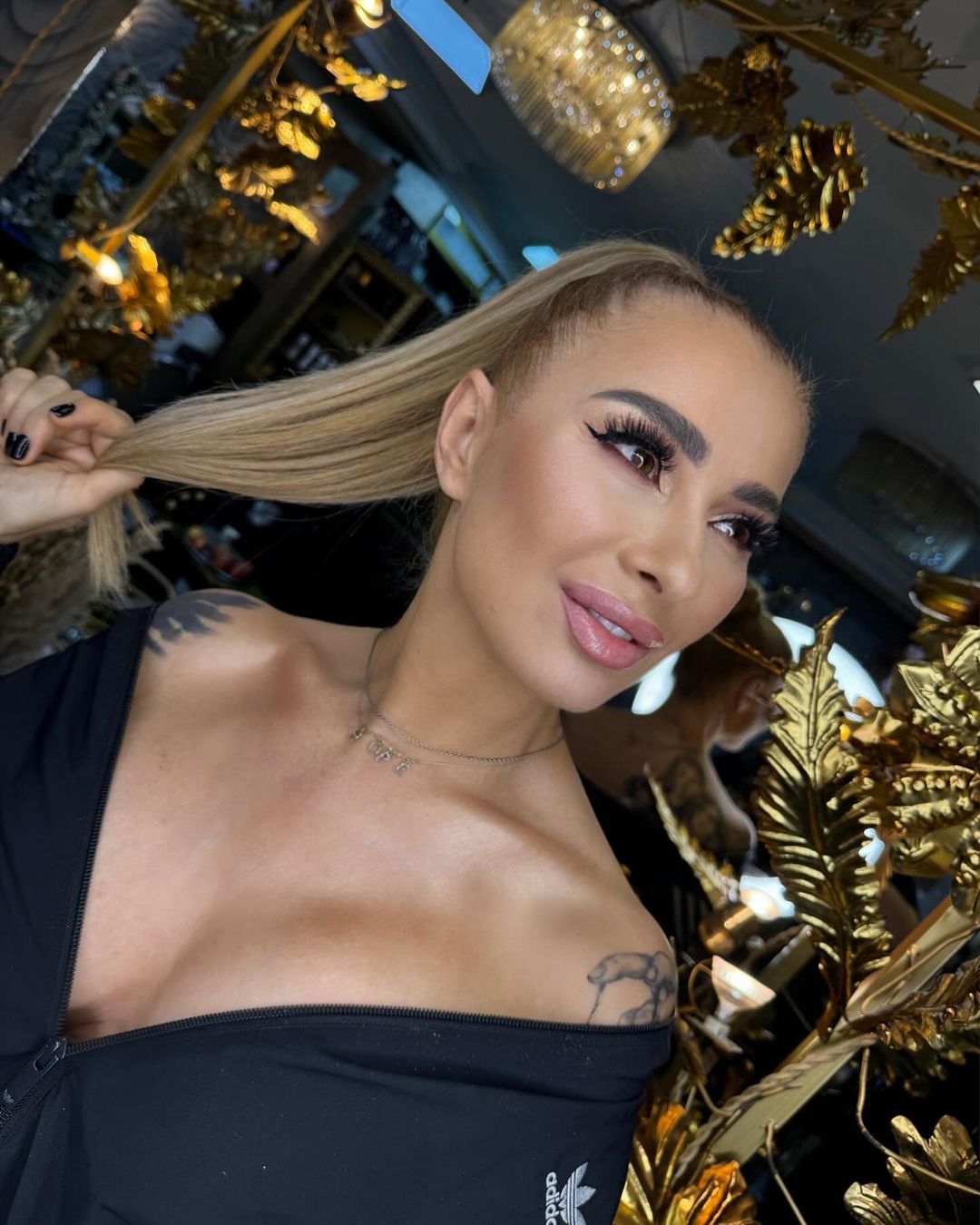 Anamaria Prodan, decolteu ametitor pe internet 3