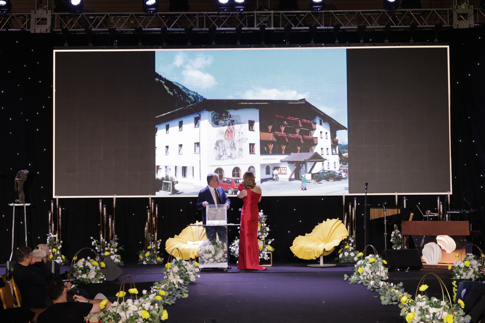 Andreea Marin si iubitul, surprinsi in ipostaze tandre la gala Nu exista nu se poate 11