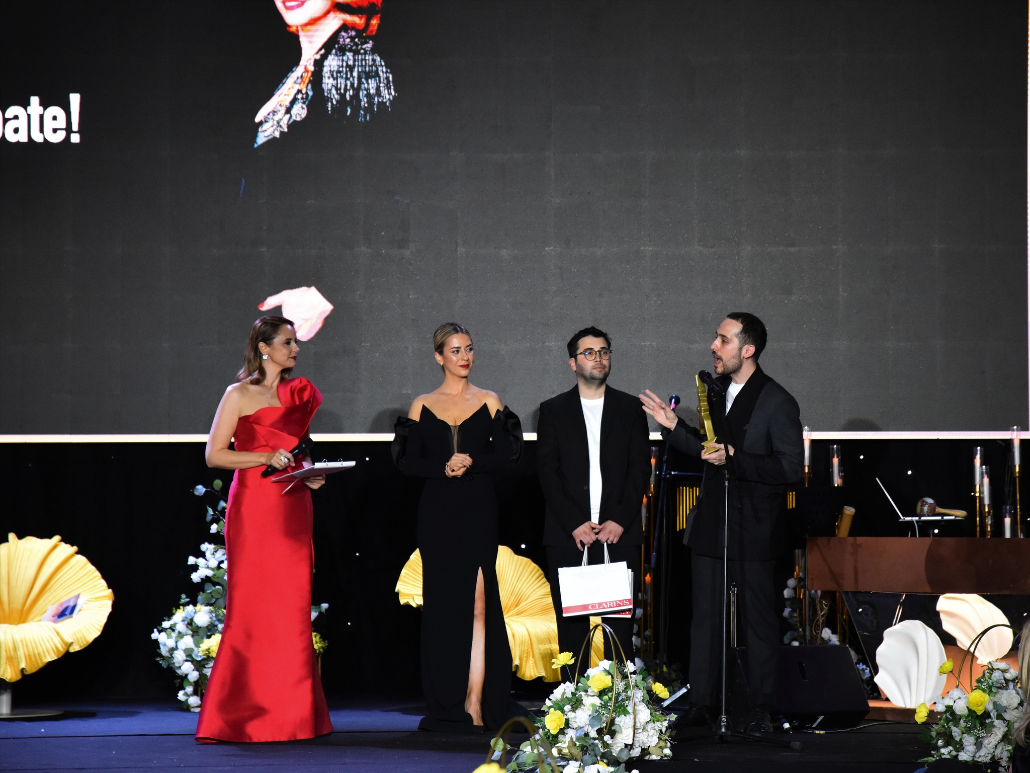 Andreea Marin si iubitul, surprinsi in ipostaze tandre la gala Nu exista nu se poate 21