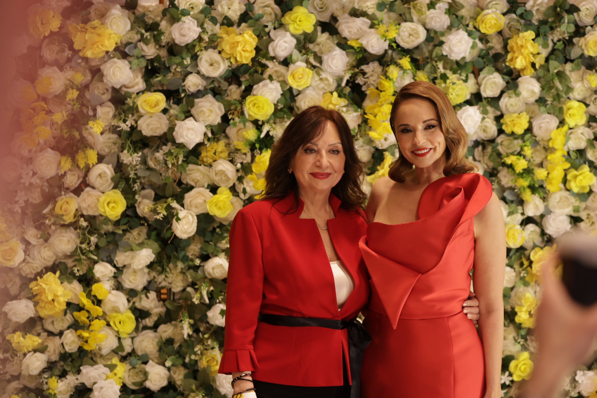 Andreea Marin si iubitul, surprinsi in ipostaze tandre la gala Nu exista nu se poate 24