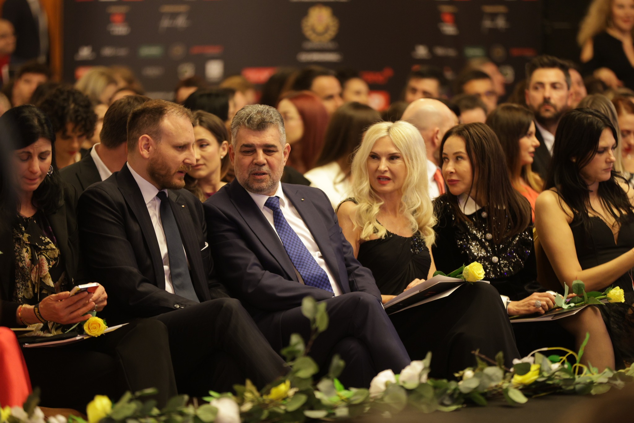 Andreea Marin si iubitul, surprinsi in ipostaze tandre la gala Nu exista nu se poate 27