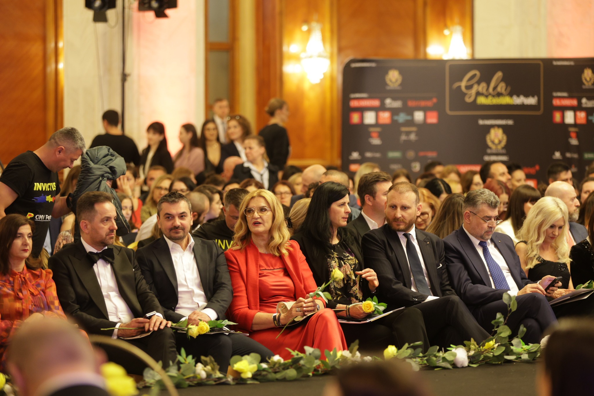 Andreea Marin si iubitul, surprinsi in ipostaze tandre la gala Nu exista nu se poate 28