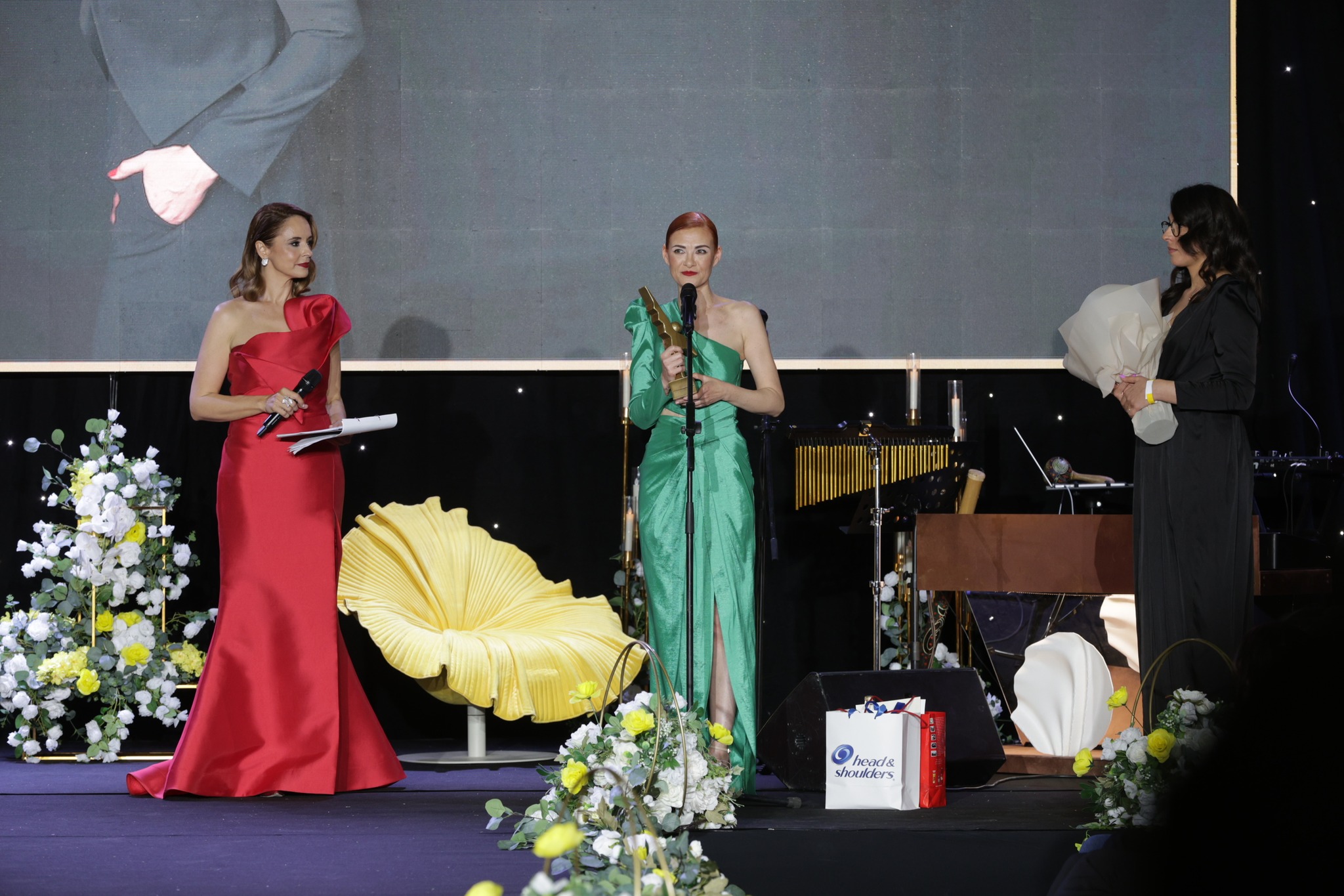 Andreea Marin si iubitul, surprinsi in ipostaze tandre la gala Nu exista nu se poate 31