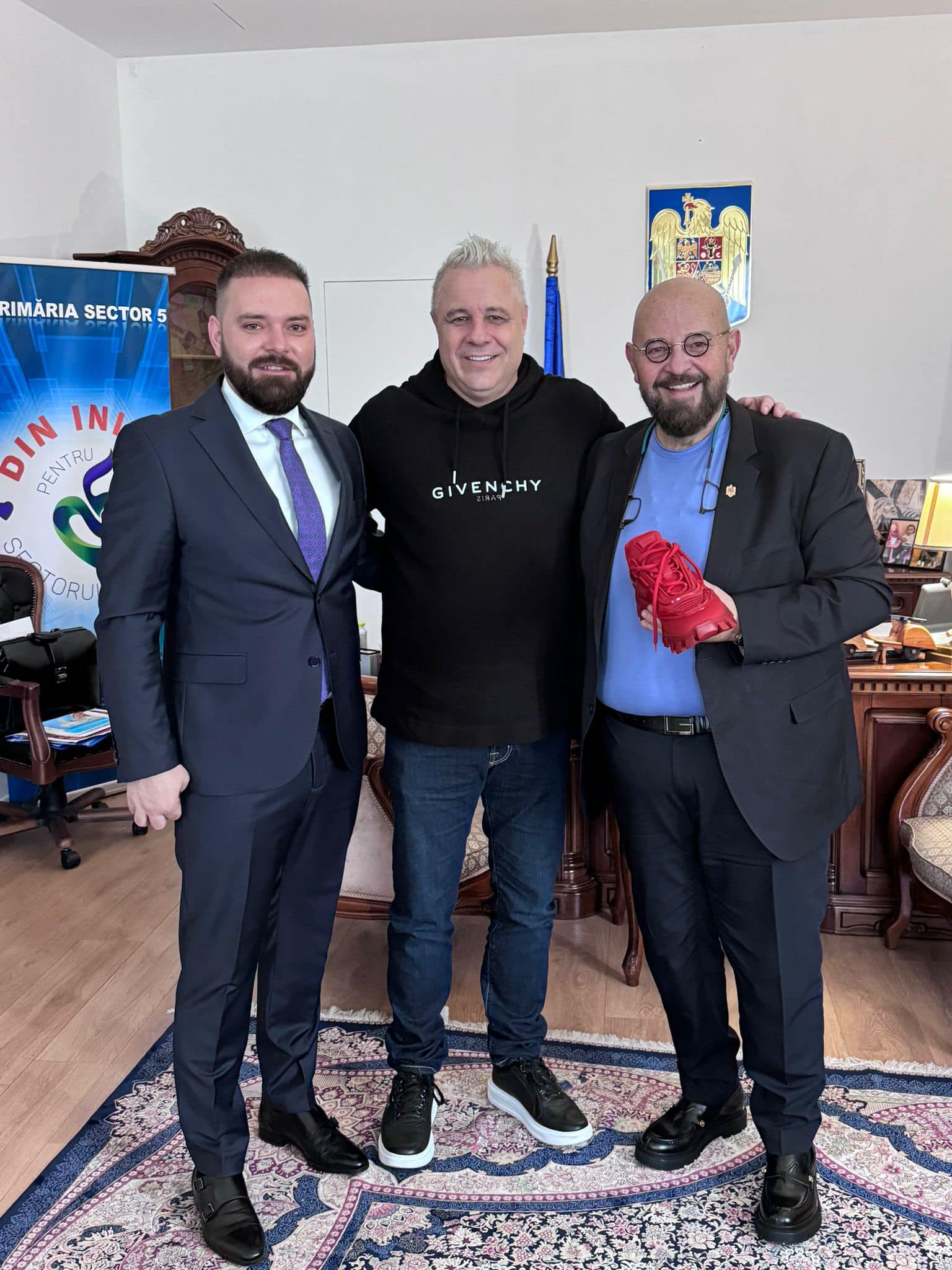 Cat costa pantofii sport rosii purtati de Cristian Popescu Piedone 1