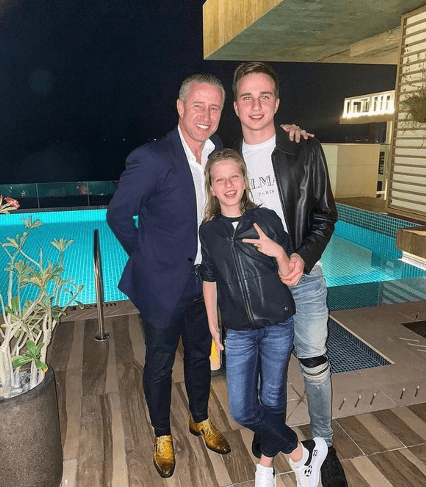 Cat de schimbata era Corina Caciuc in tinerete 29