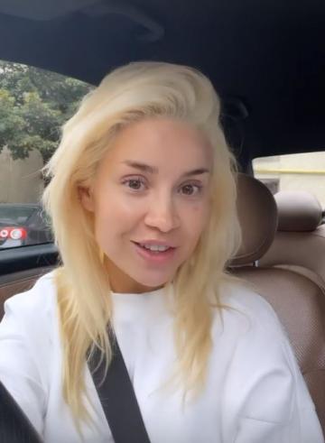 Ce operatii estetice are Alina Ceusan 10