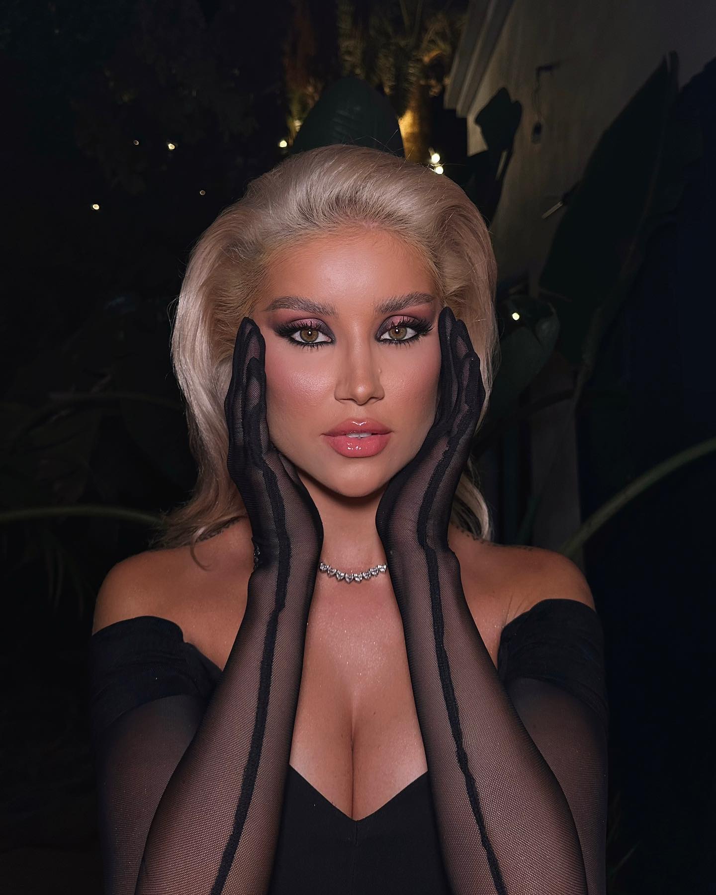 Ce operatii estetice are Alina Ceusan 29