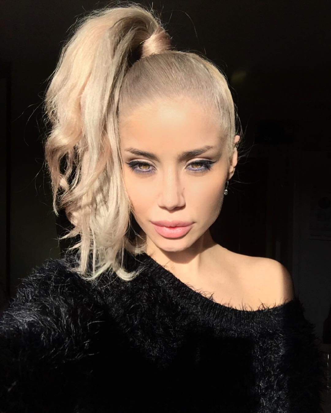 Ce operatii estetice are Alina Ceusan 9