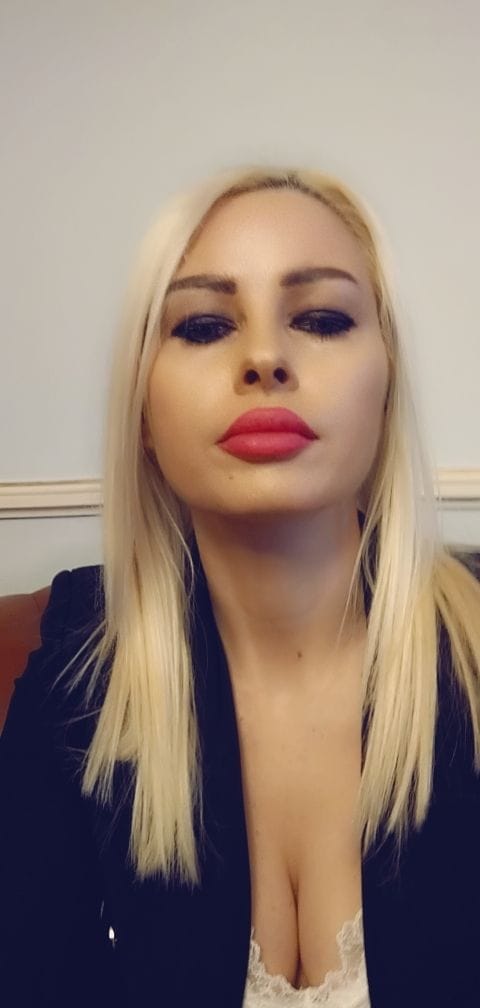 Cine este Elena Valentina Cioanca, blonda cu care se afiseaza Silvestru Sosoaca 6