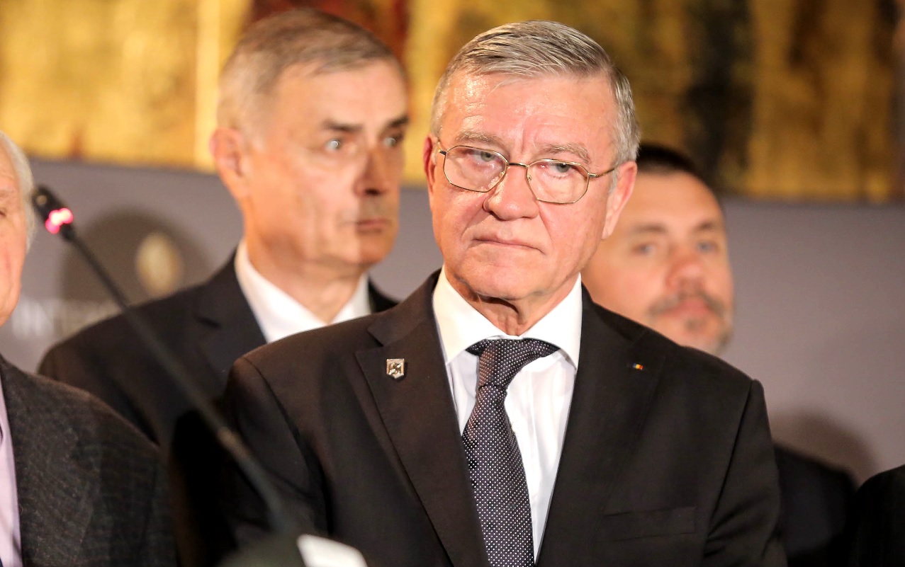 Cu ce se ocupa si cum arata acum Raluca Sandu, fiica fostului presedinte al FRF, Mircea Sandu 25