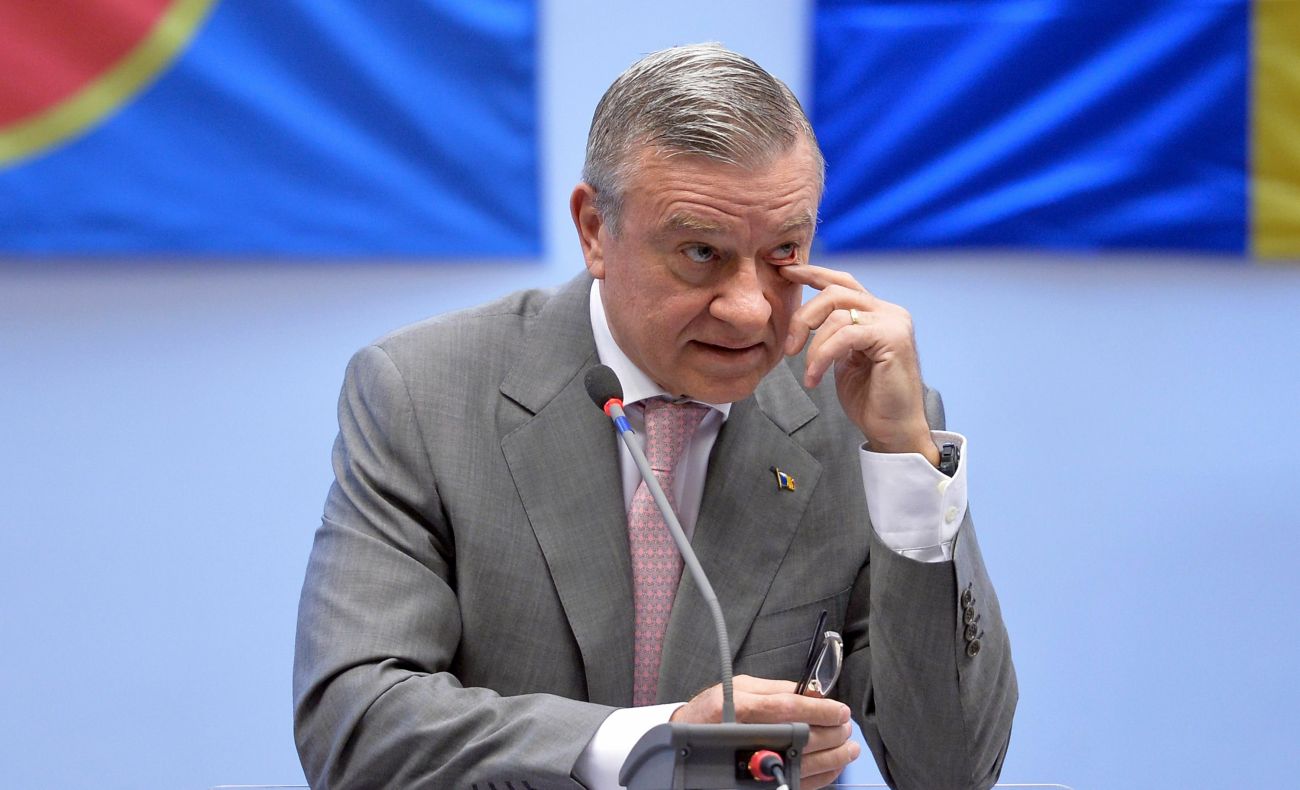 Cu ce se ocupa si cum arata acum Raluca Sandu, fiica fostului presedinte al FRF, Mircea Sandu 29